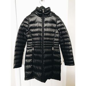 Black puffy down jacket